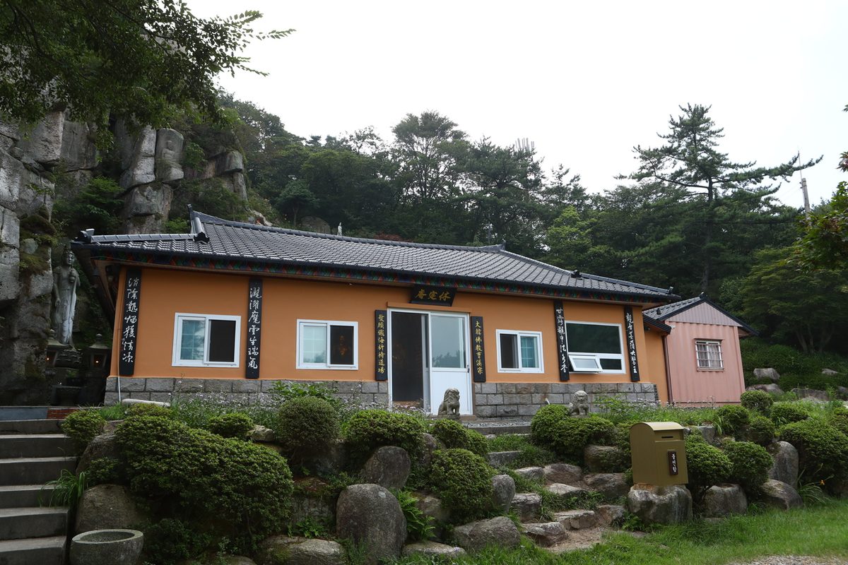 금정산 휴정암 / Source: Korea Tourism Organization